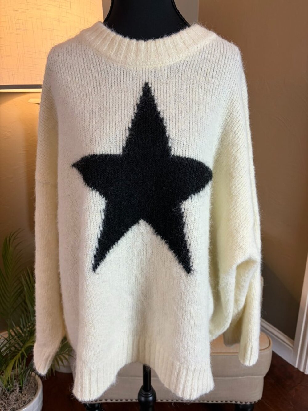 Womens Wild Fable Fuzzy Cream Sweater with Black Star Graphic, Size 1X